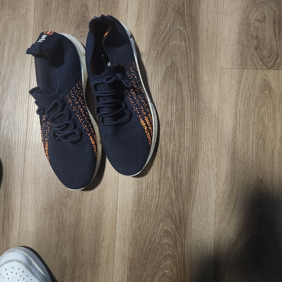 Shoes - Picture 5 of 11